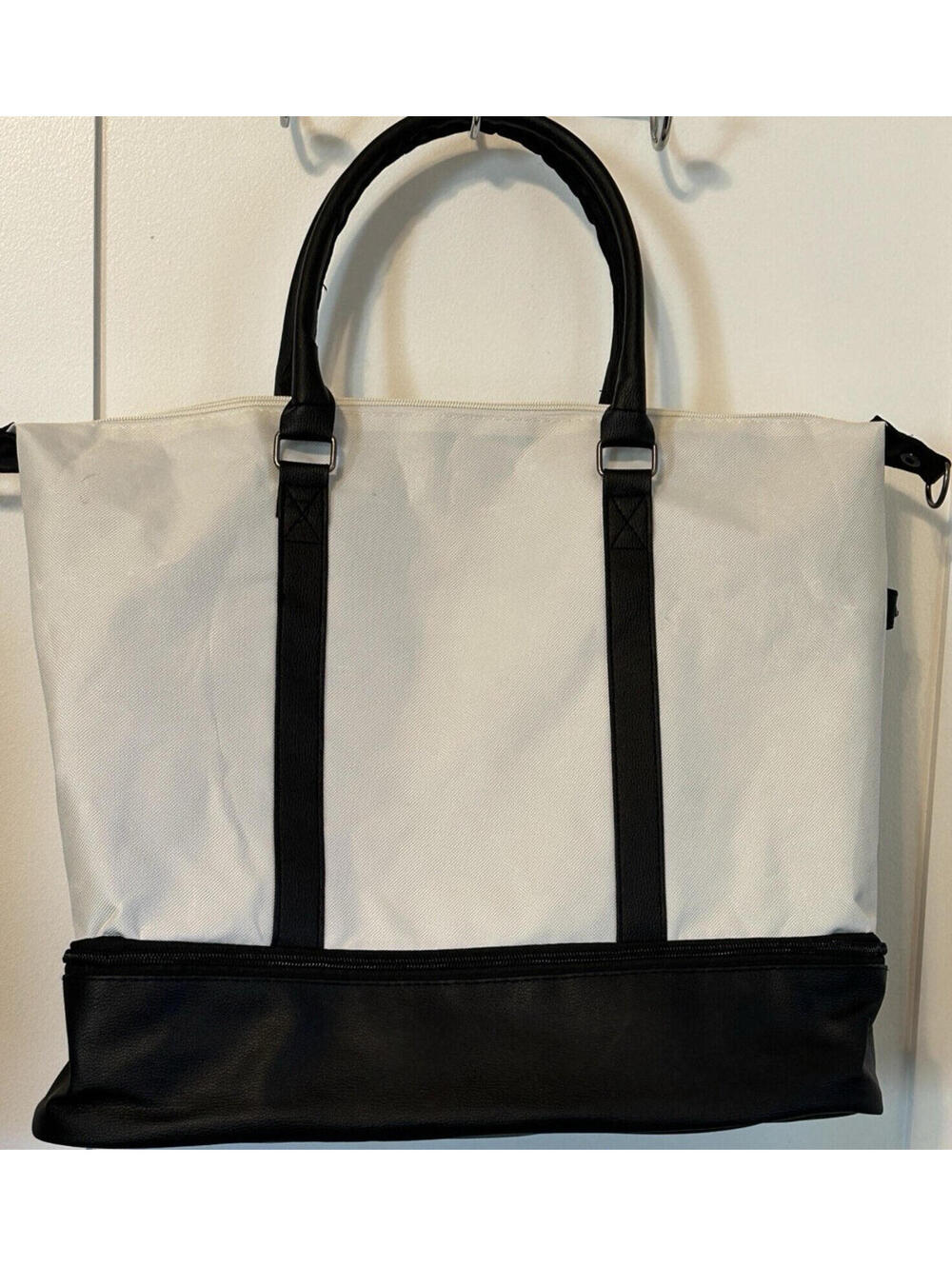 DSW White Black Colorblock Zip Tote Bag Detachable Strap is missing.